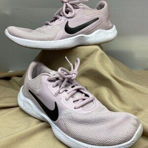 Nike Flex Women’s Running Shoes – Size 8